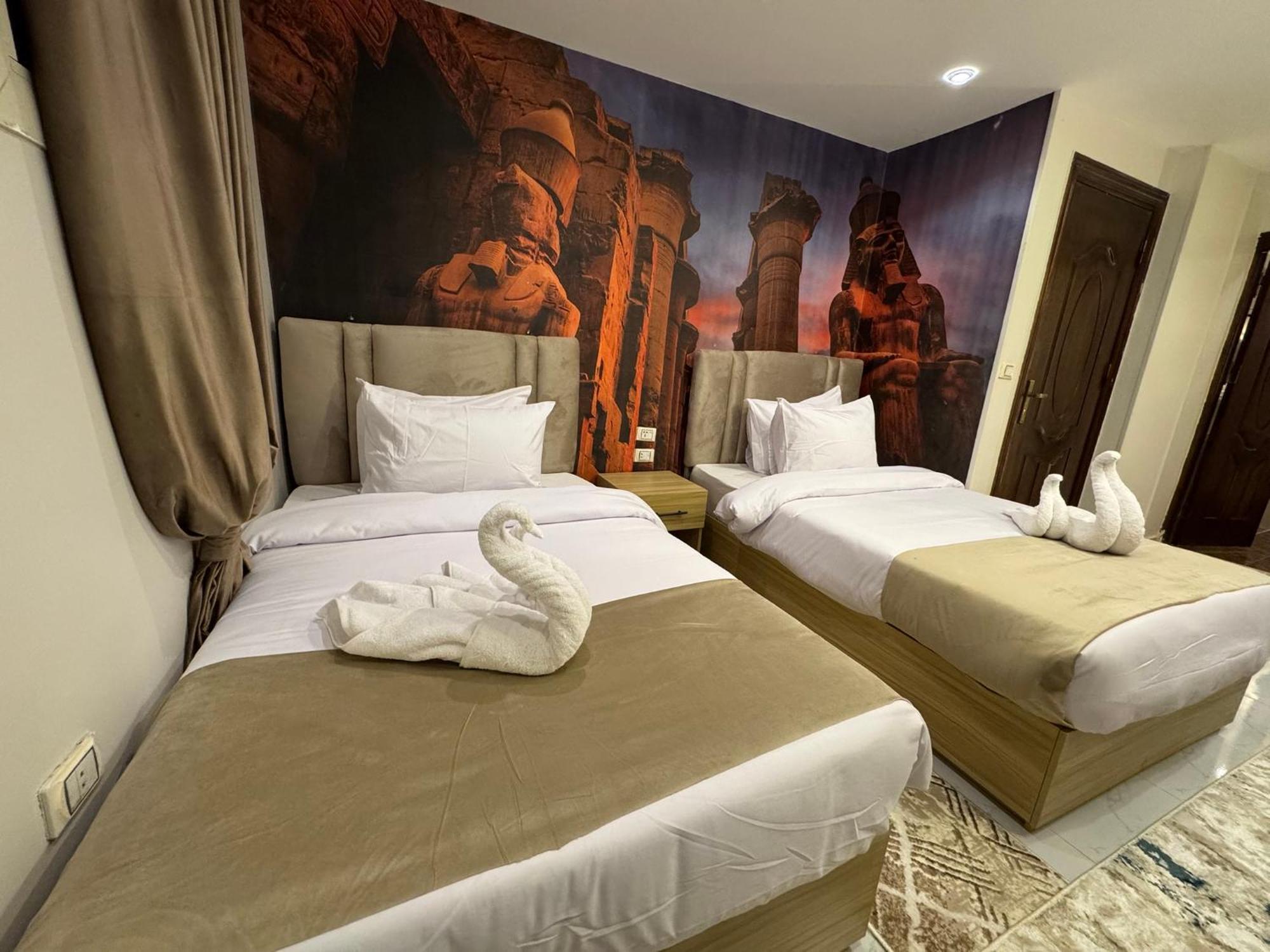 Royal Golden Pyramids Inn Giza Exterior foto